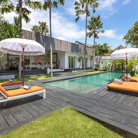 Villa Ikebana - Trendy 5Br Spacious Villa With Rice Field Views, Large Pool, And 5 Minutes To Canggu